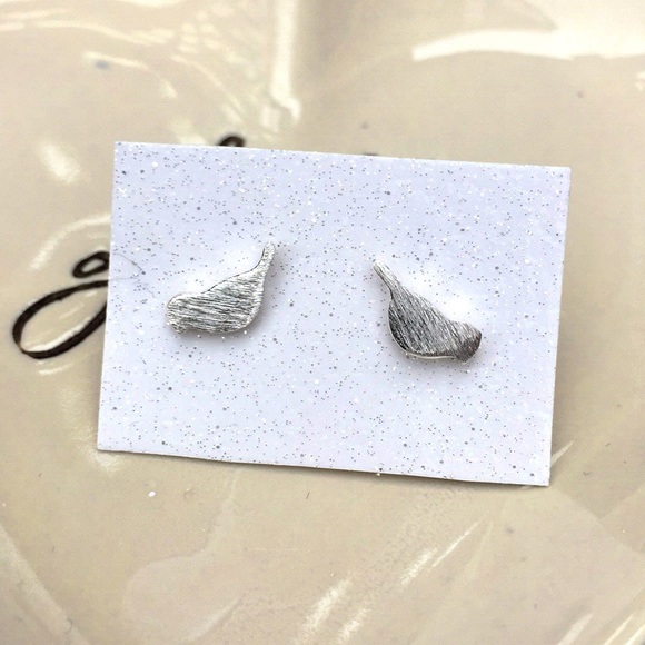 NEW ARRIVALS Sitting Bird Sterling Studs - Picture 3 of 8